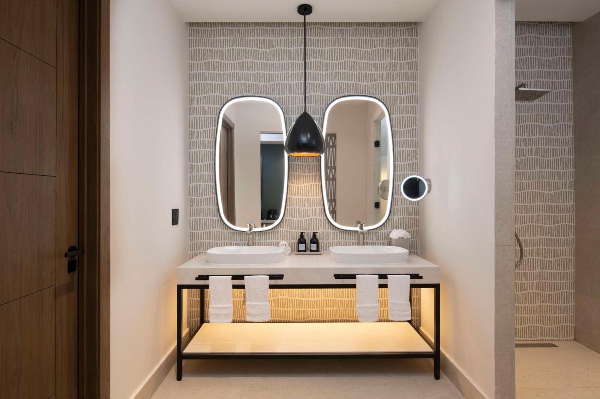 Zemi Miches Punta Cana All-Inclusive Resort, Curio By Hilton Bagian luar foto